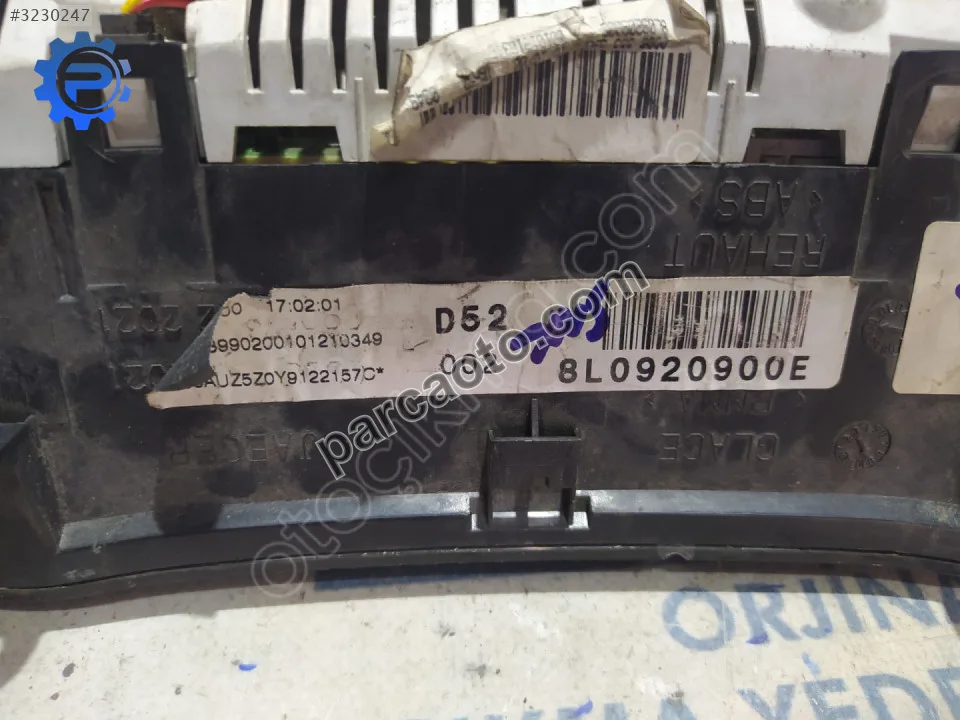 Çıkma audi a3 kilometre saati gösterge saati 8l0920900e