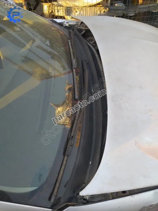 Çıkma seat cordoba ön cam ızgarası