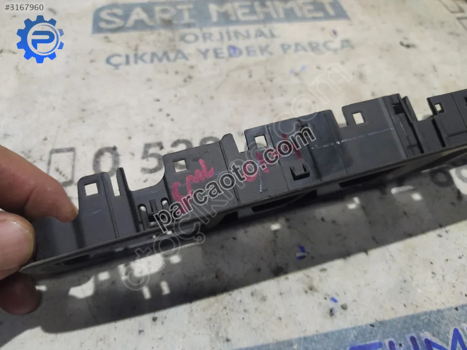 Çıkma renault clio 4 sol ön cam düğmesi çerçevesi