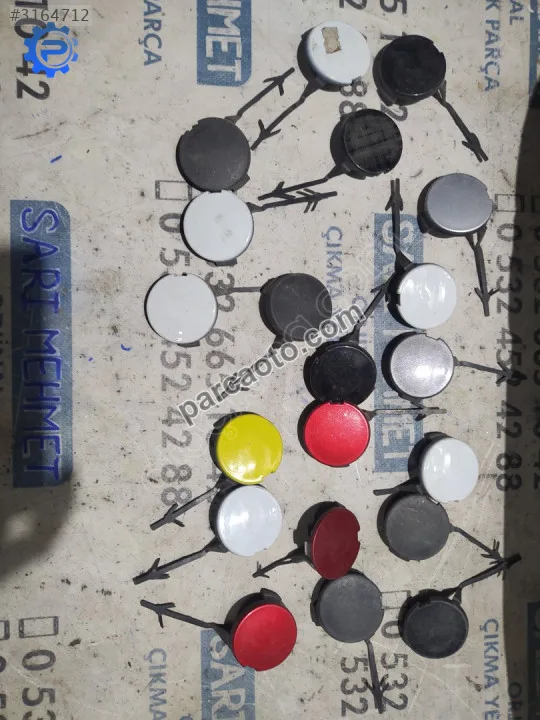 Çıkma renault clio 4 ön tampon çeki demir kapağı