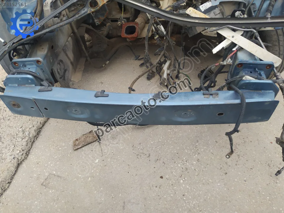 Çıkma ford connect ön tampon demiri