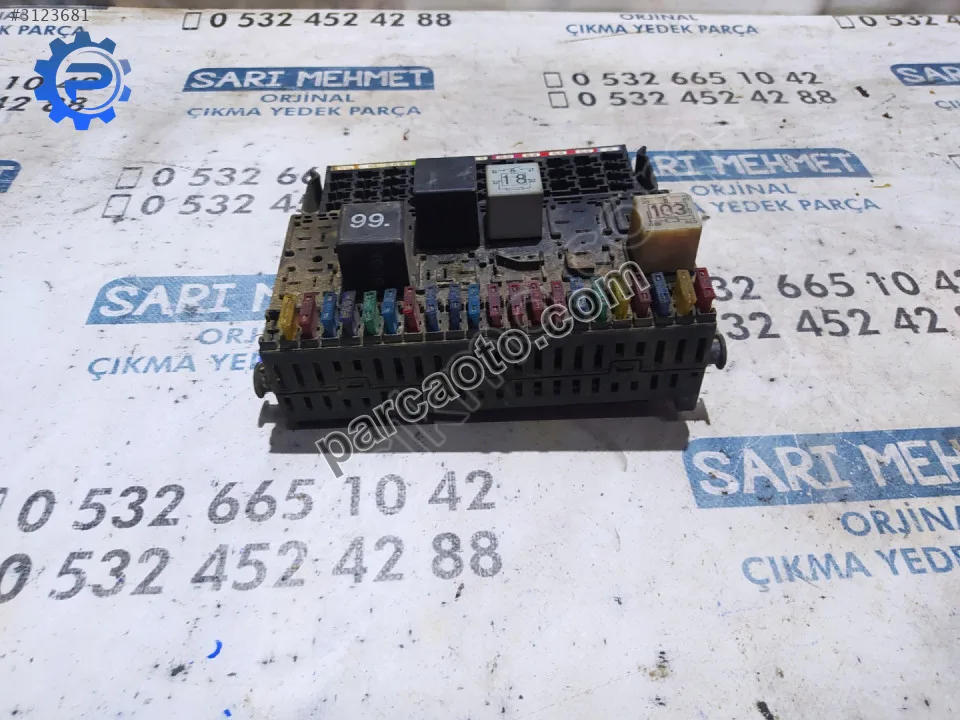 Çıkma vw transporter t4 sigorta kutusu 357937039