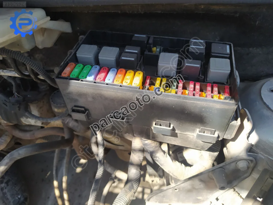 Çıkma ford connect sigorta kutusu