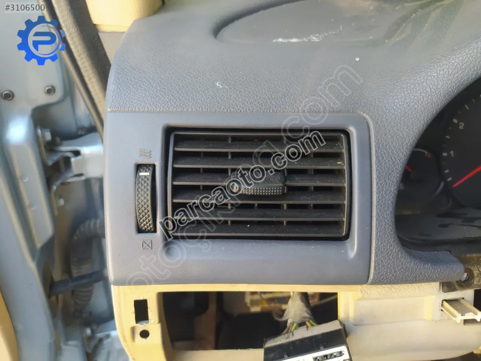 Çıkma ford connect sol ön havalandırma ızgarası