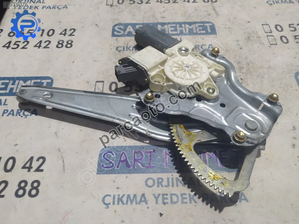 Çıkma toyota avensis sol arka cam krikosu k-237