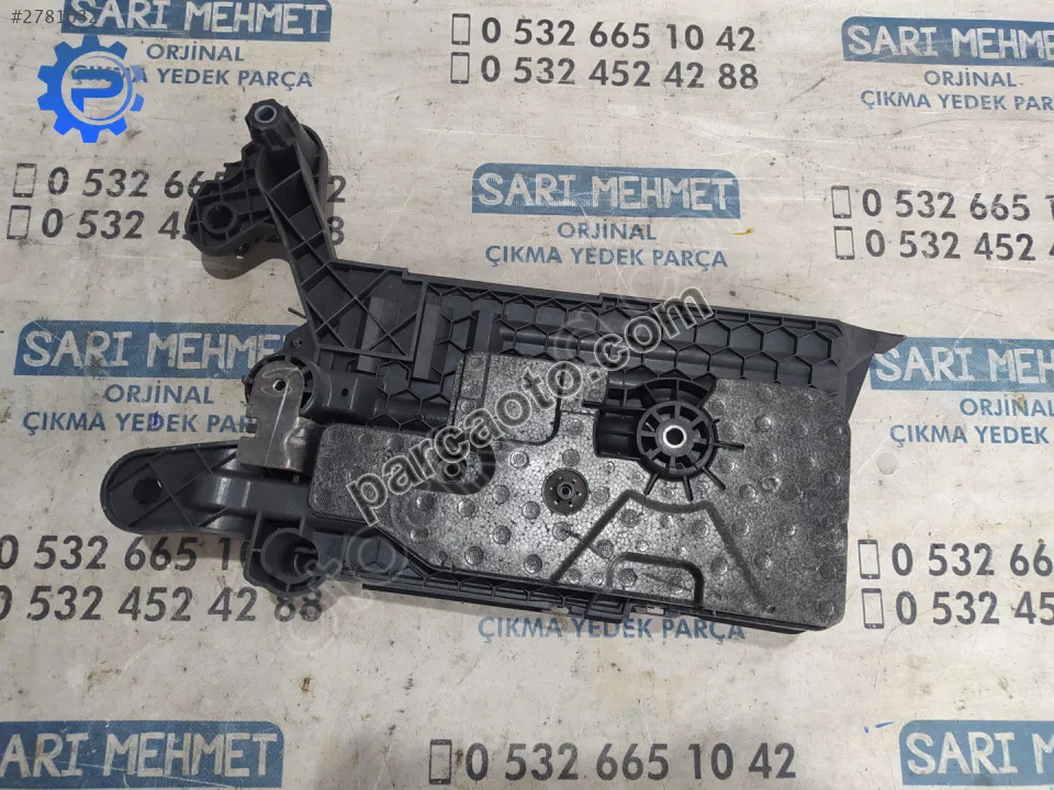 Çıkma vw golf 7 audi a3 leon octavia akü alt yuvası 5q0915321h