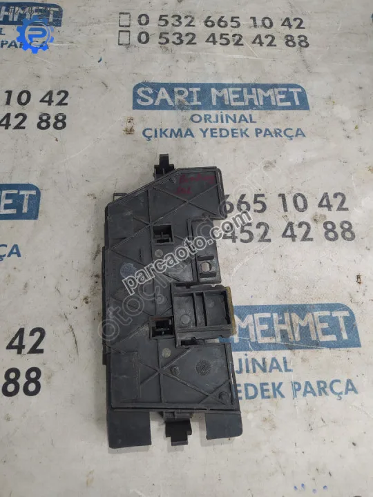 Çıkma renault 9 broadway sol arka stop duyu