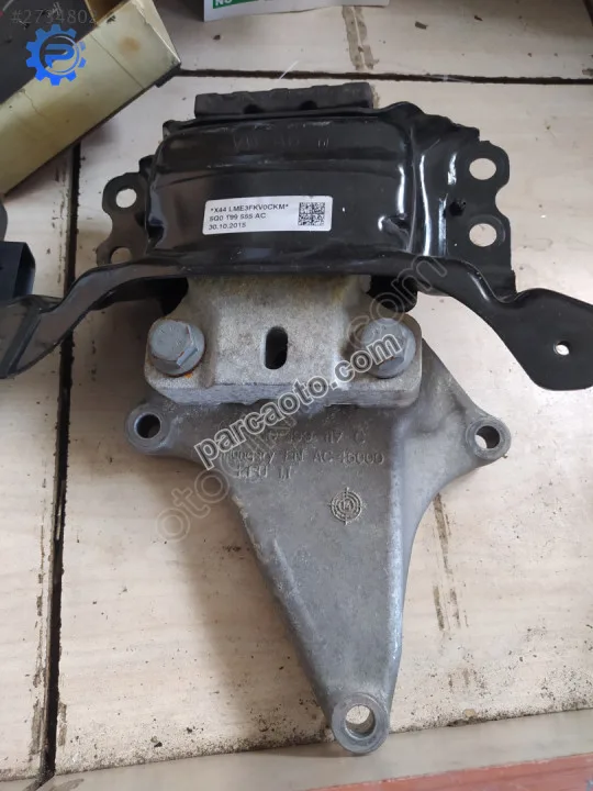 Çıkma vw golf 7 motor kulağı 5q0199555ac 5q0199117c