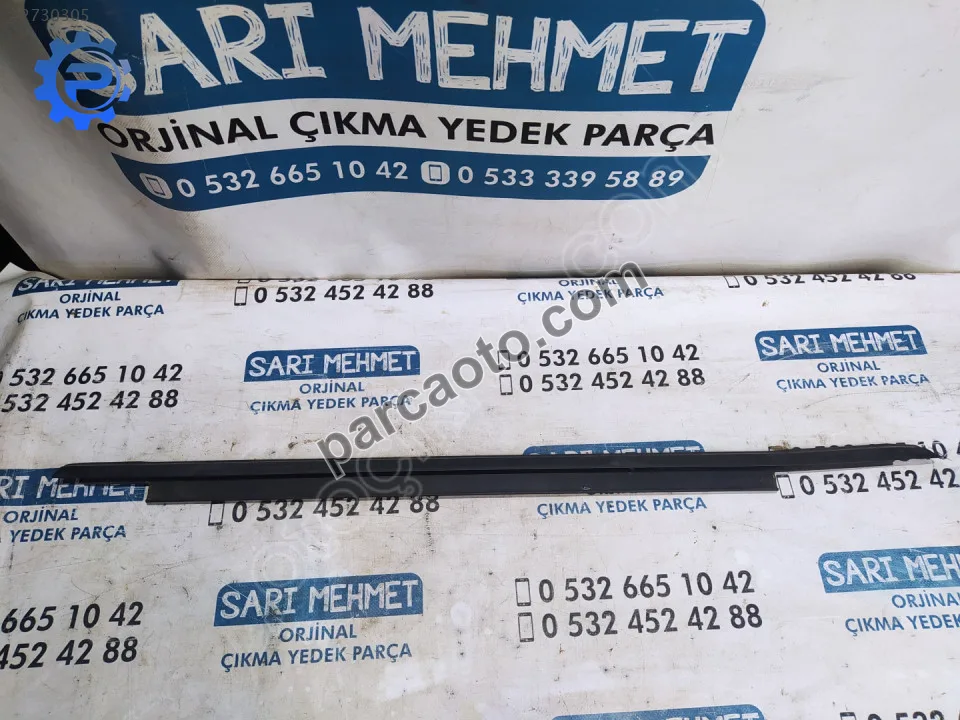 Çıkma audi a4 sol arka kapı dış cam sıyırıcı