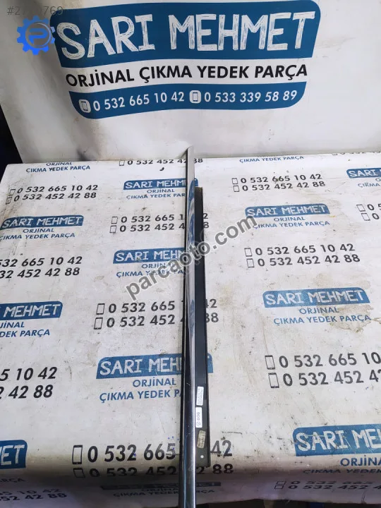 Çıkma audi a4 sol arka kapı dış sıyırıcı 8k0853763e
