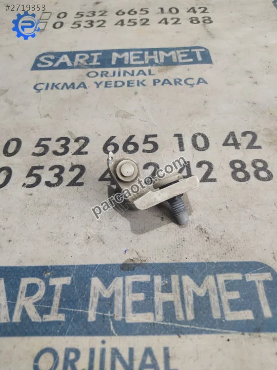 ÇIKMA AUDİ A4 SOL ÖN KAPI ALT MENTEŞESİ ÇIKMA AUDİ A4 SOL ÖN KAPI ALT MENTEŞESİ