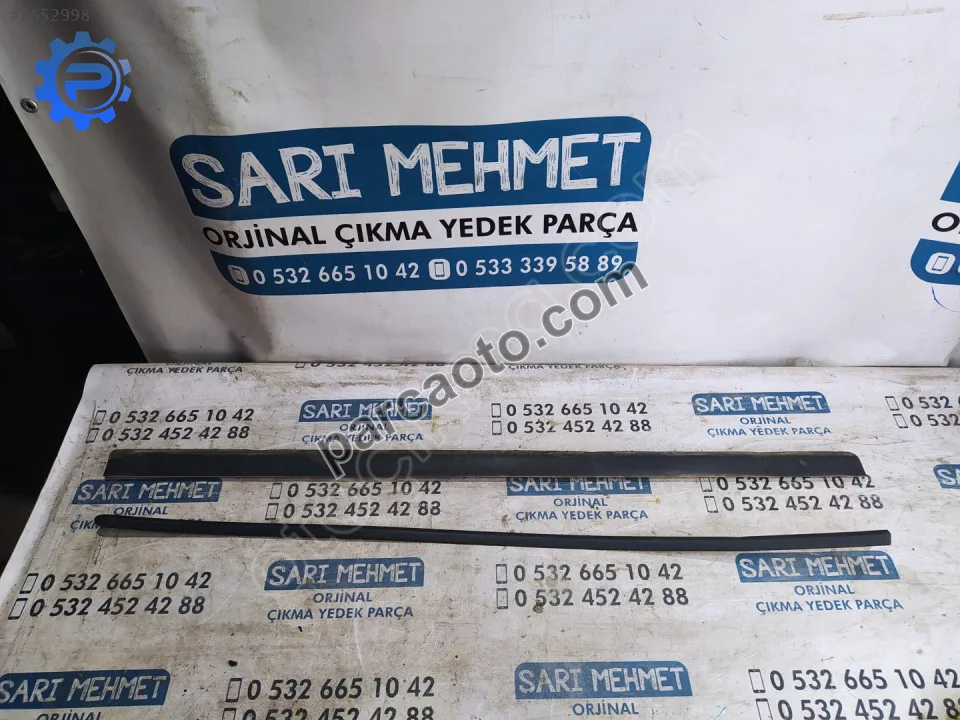 Çıkma vw passat b6 sol ön kapı bandı