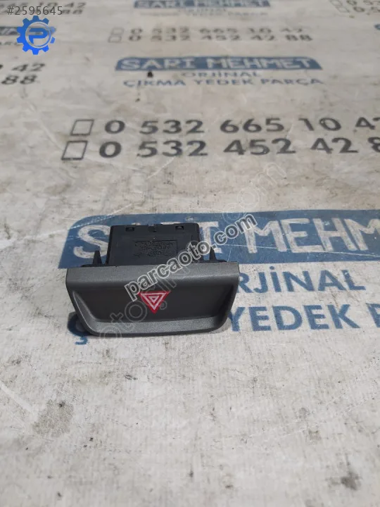 Çıkma kia sportage dörtlü flaşör düğmesi 491360-1110