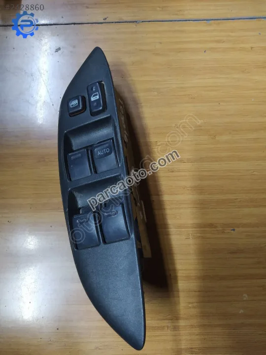 Çıkma toyota corolla cam düğmesii