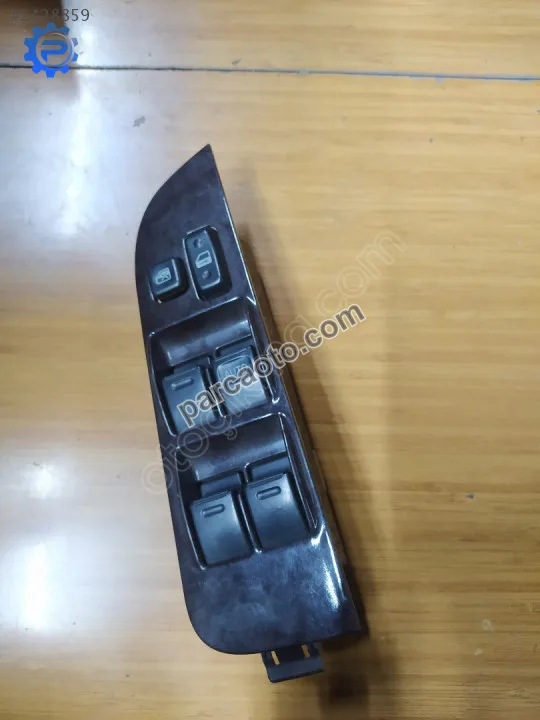Çıkma toyota corolla cam düğmesi
