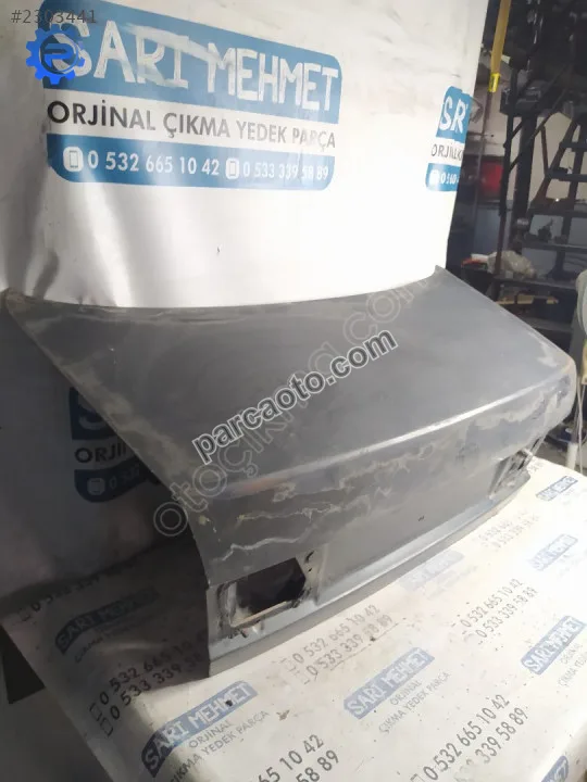 Çıkma toyota corona bagaj kapağı