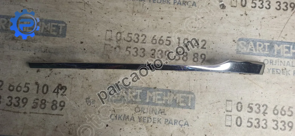 Çıkma vw passat b8 sol ön tampon çıtası