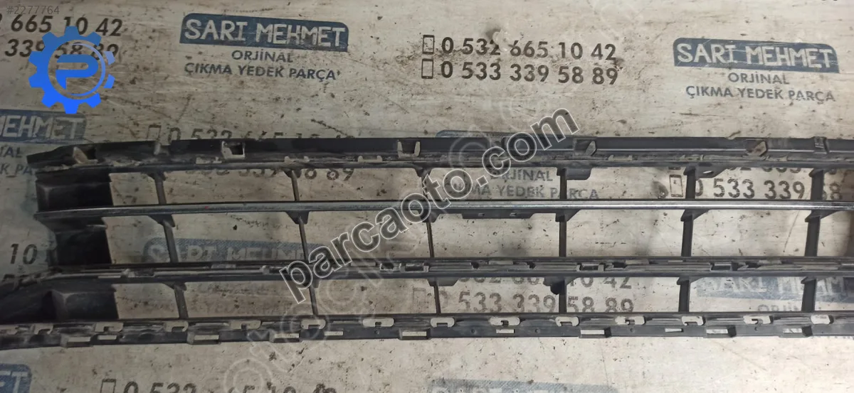 Çıkma vw passat b8 ön tampon ızgara