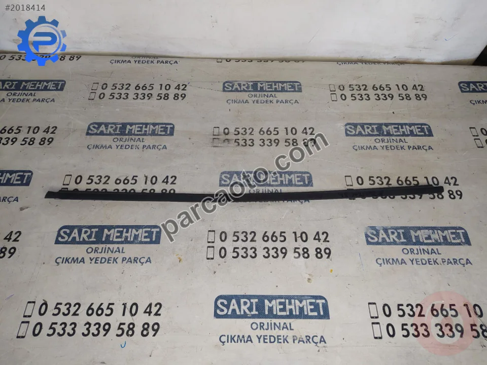 Çıkma vw polo hb sol ön kapı sıyırıcısı
