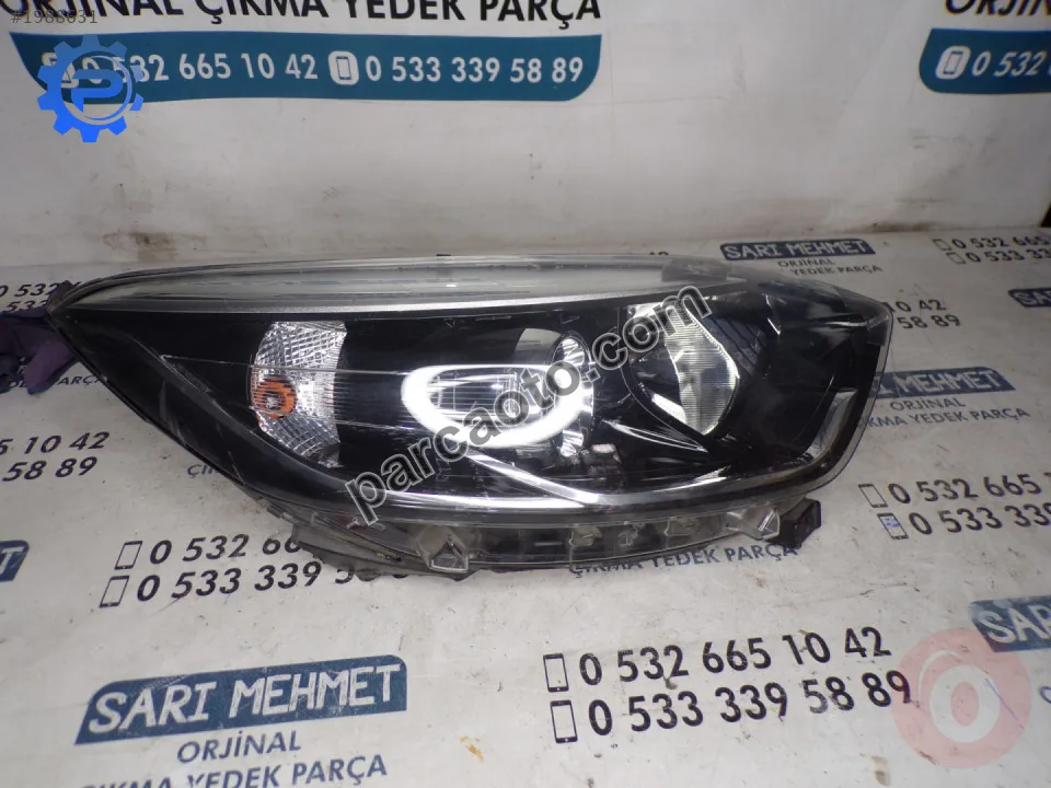 Çıkma renault captur 2013-2017 sağ far 260102734r - 260 102