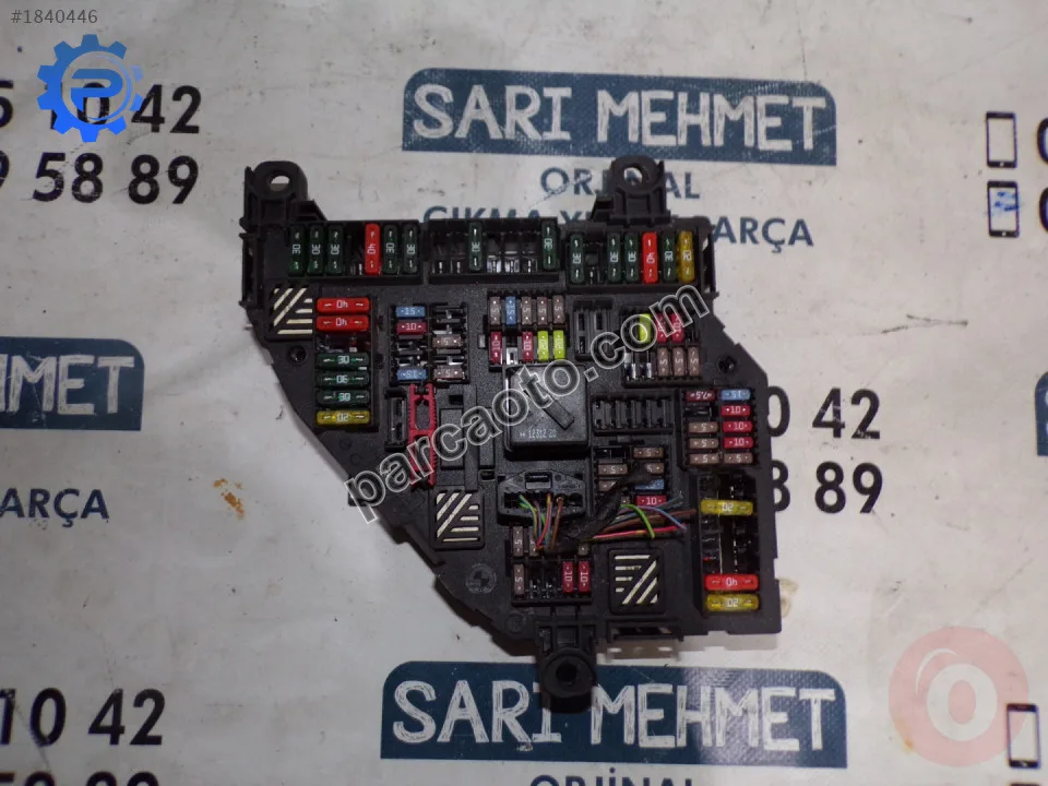 Çıkma bmw f10 f11 sigorta kutusu 9264923-01