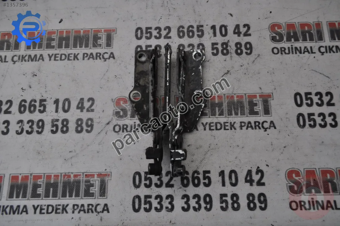 Çıkma passat 2010 kaput menteşesi