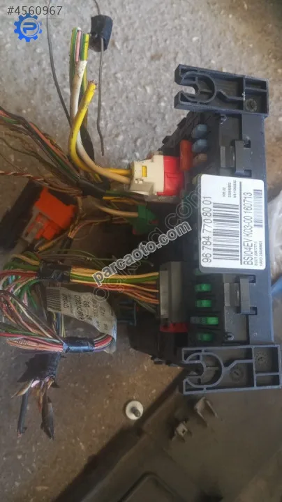 Cıtroen berlingo bsı beyni sigorta kutusu 967847708001