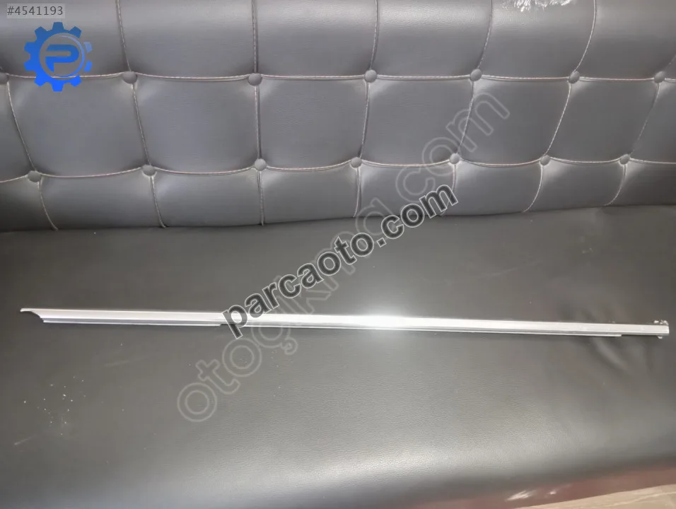 WW Passat B8.Ön sol cam sıyırıcı fitil 3G0837475A