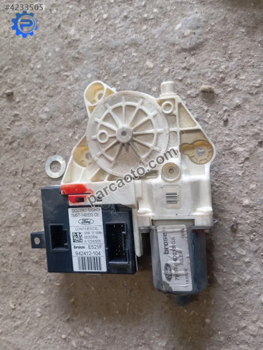 F.Focus 2.Sağ Ön cam motoru 7M5T-14D218-GA