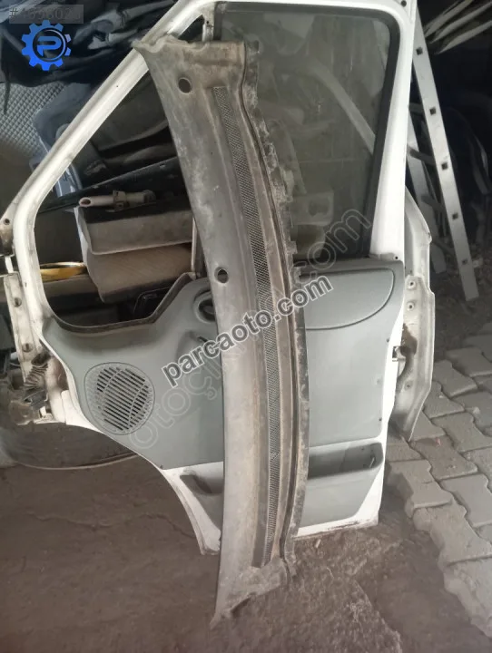 Ford focus 2.Ön cam ızgarası 4M51-A02216