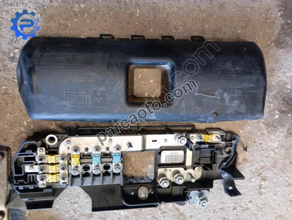 Ford transit V347.Sigorta kutusu 6C1T-14A067E