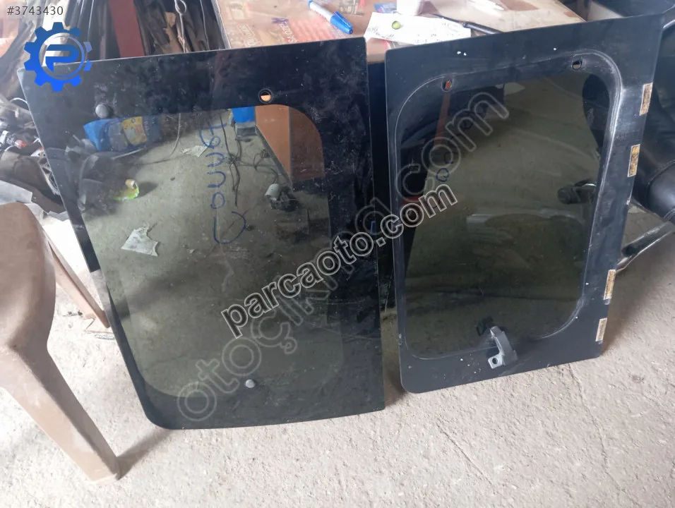 Ford connect arka kelebek camları
