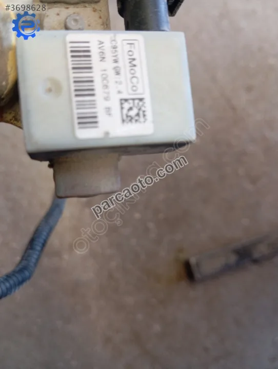 Ford Focus 3.Akü Sigortası AV6N 10C679