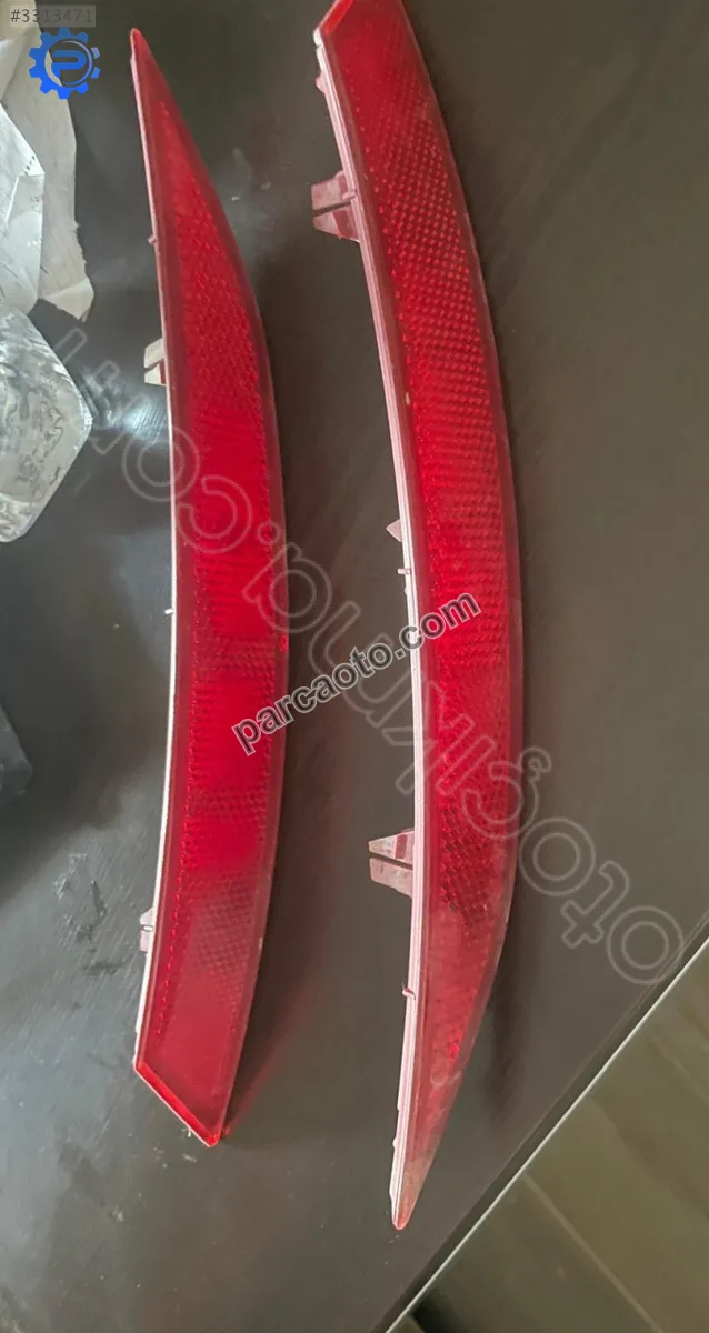 Seat Leon 3 2017-2020 Arka Tampon Sol Sağ Reflektör 5F0945105H