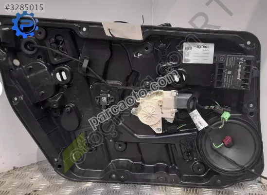 Mercedes w176 ön sol cam krikosu a1767200179