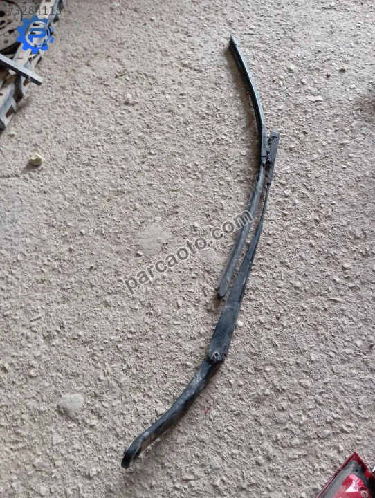 Mercedes W176.Ön cam silecek kolu 1768200044