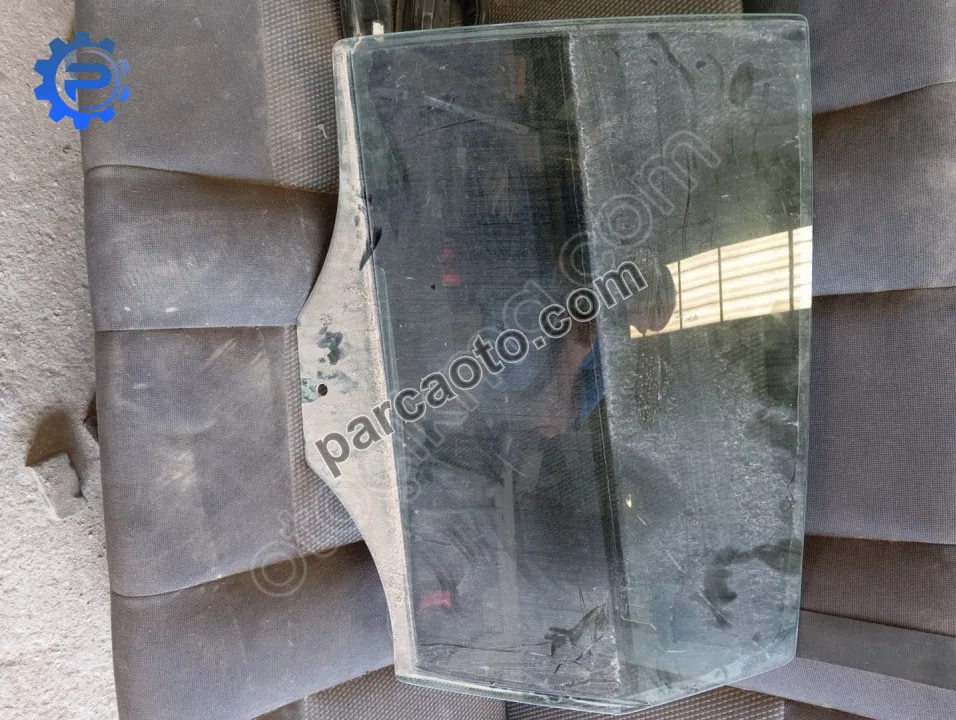 Ford fiesta 03-09.arka sol kapı camı.43r001583