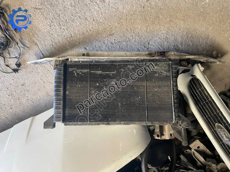 Ford transit t 15 motor su radyatörü 99vt 8005 aa