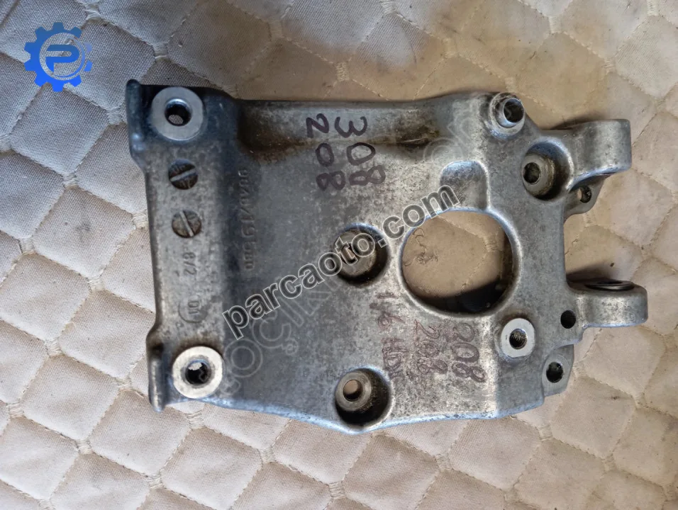 Peugeot 208-308.1.6.alternatör braketi.96467 19580