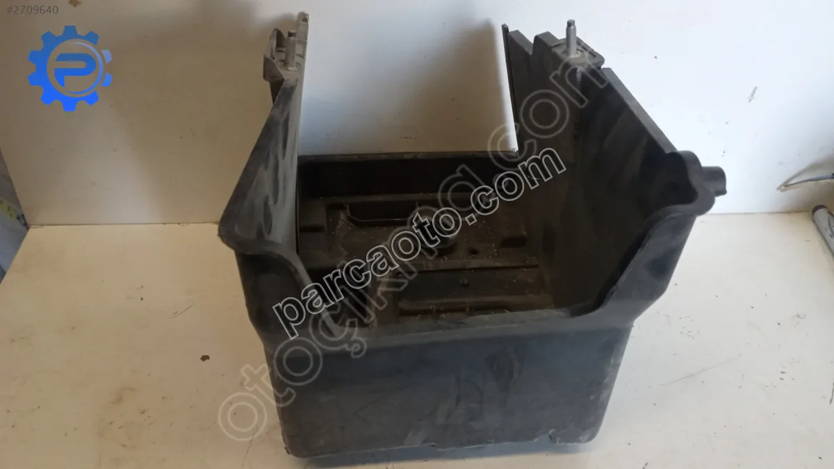 Ford courier akü yeri 2013-2019...8V21 10723