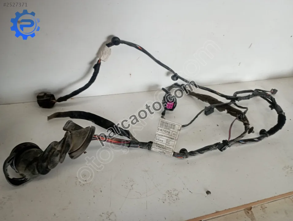 Fiat Doblo 3 Sağ ön kapı tesisatı.51871078
