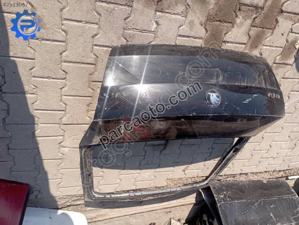 Skoda Octavia 2013-2018 Model Arka Bagaj Kapağı