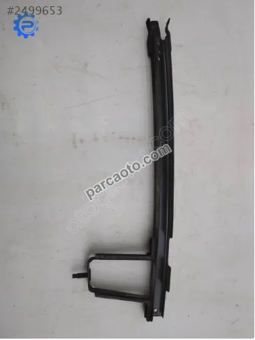Renault fluence sağ ön kapı cam direği.802817982r