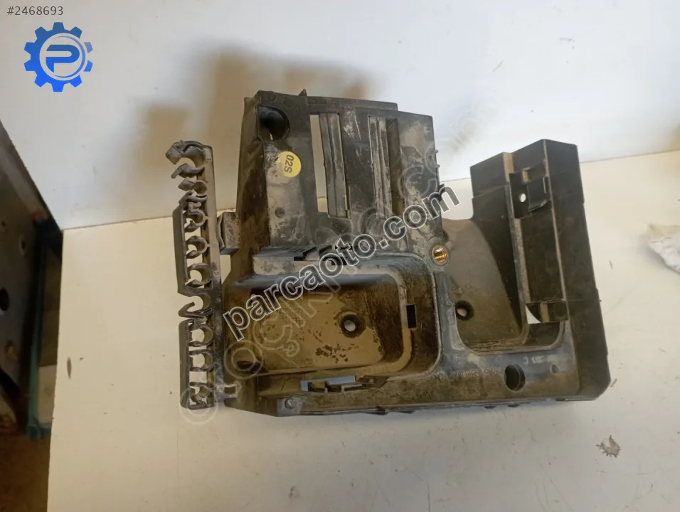 WW Gol-Jetta.Sigorta role braketi 1K0 907361