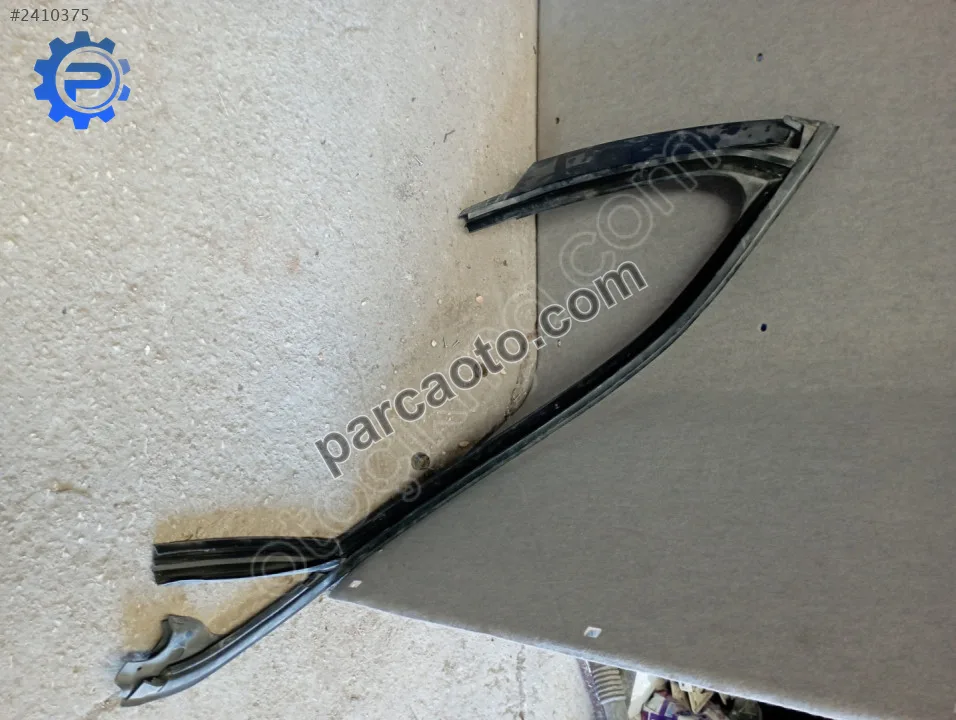 Fiat egea sağ ön cam kanlı fitili.52209826