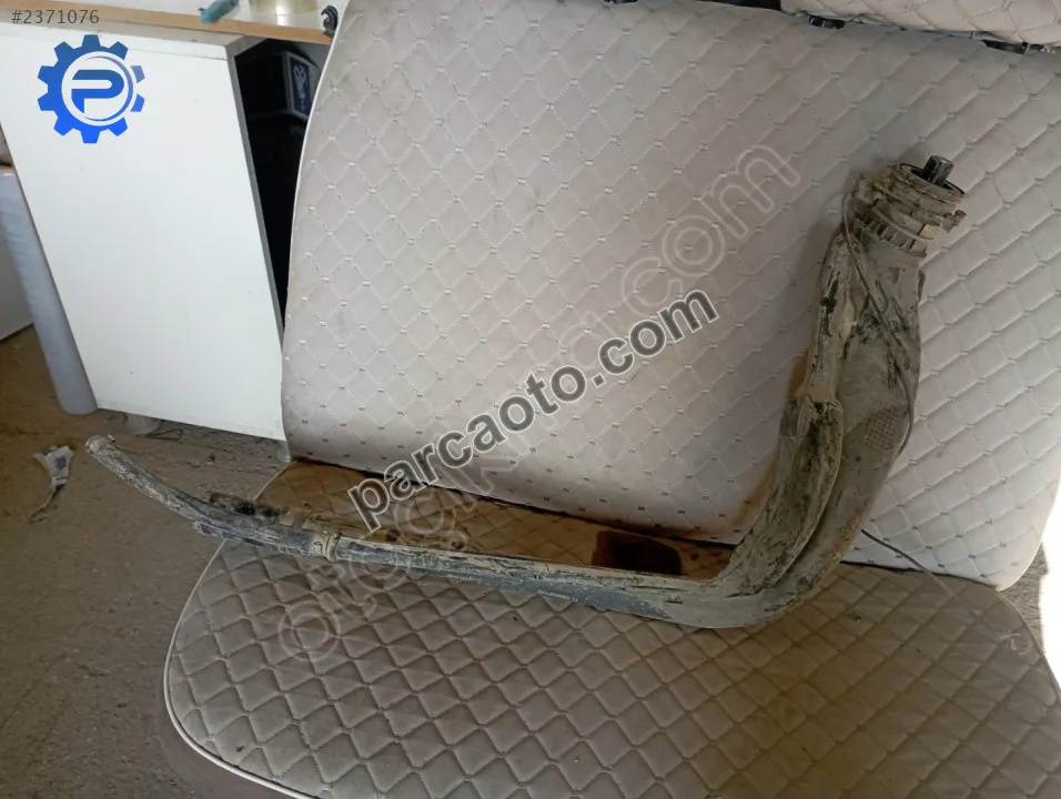Renault kango 2.Yakıt dolum ağzı.8200320572D