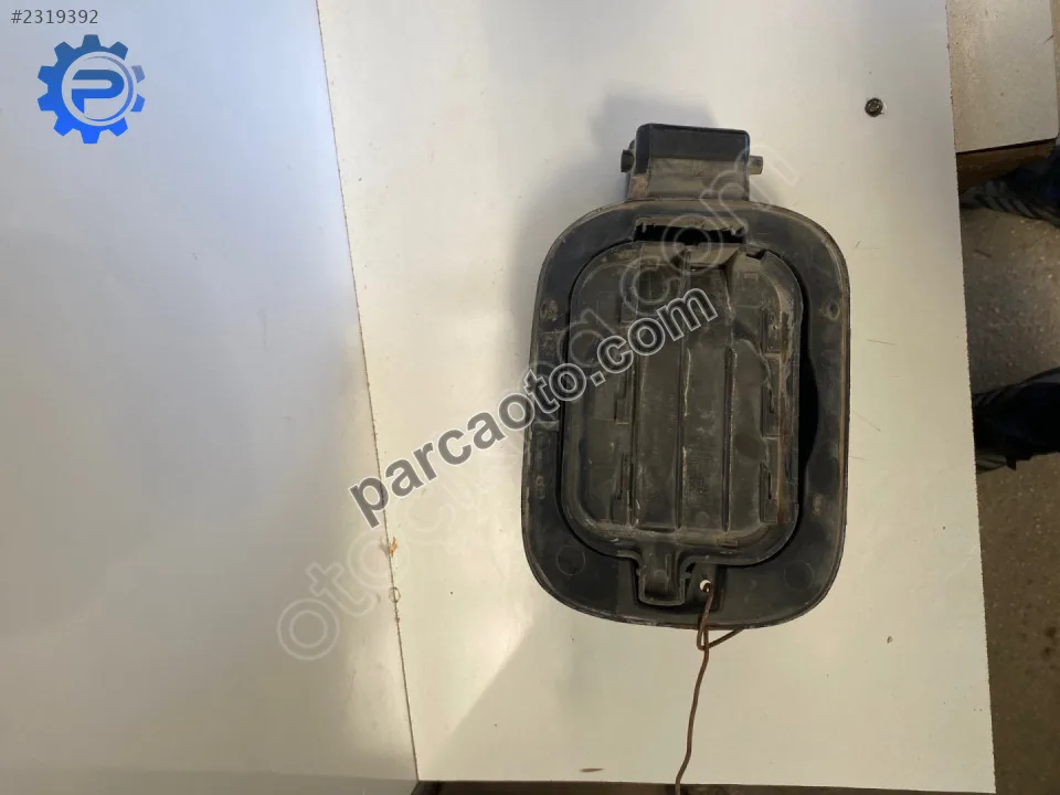 Volkswagen jetta depo kapak yuvası.5ca.809.857
