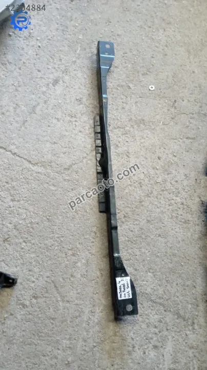 Renault Megane 4 Çıkma Ön Panel Üst Sacı