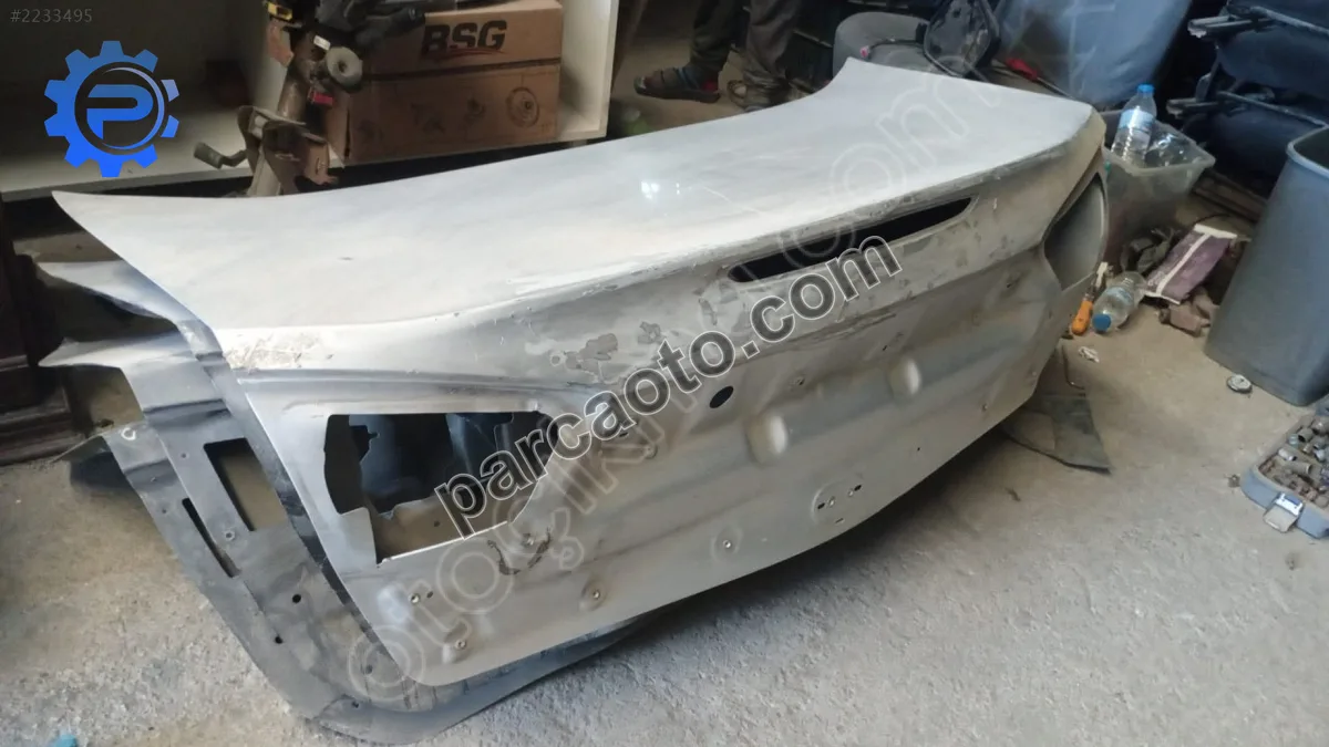 Ford mondeo arka bağaj kapağı