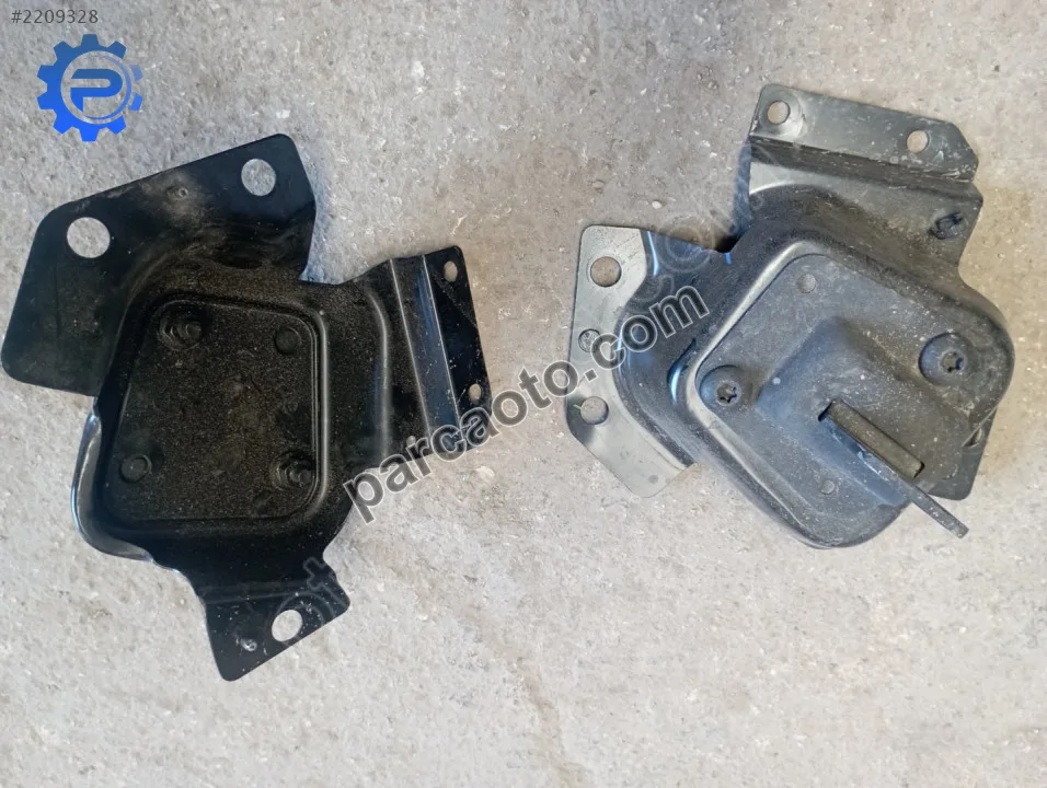 Ford Courier Arka koltuk bağlantı ayakları